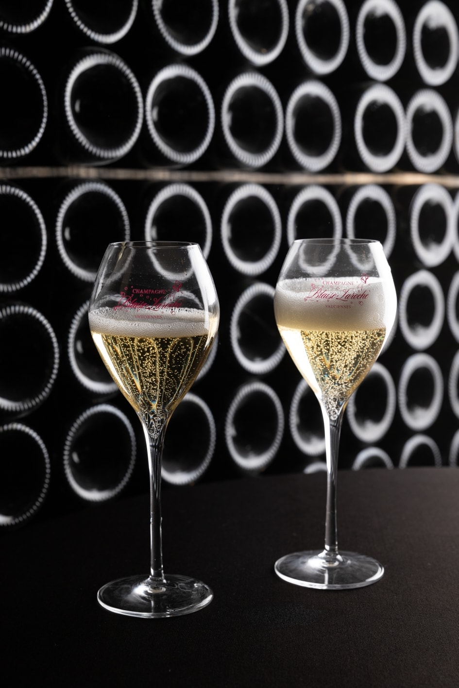 Deux verres de champagne Blaise-Laroche